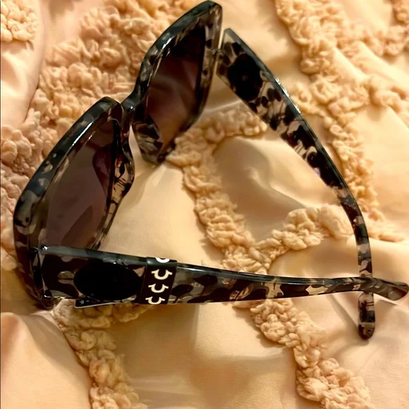 True Religion Tortoise Shell Sunglasses - Picture 5 of 5